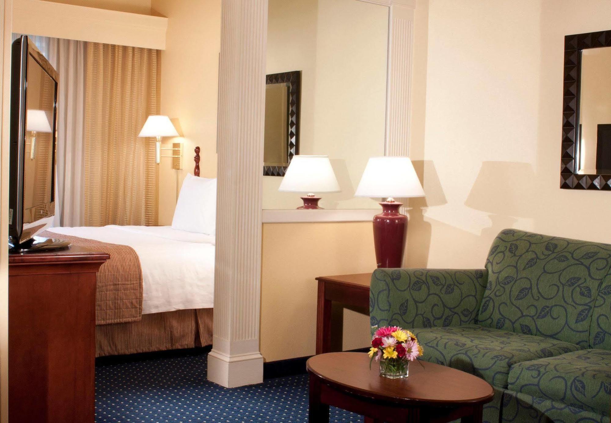 สปริงฮิลล์ สวีท แอตแลนตา เคนเนซอร์ Hotel ภายนอก รูปภาพ